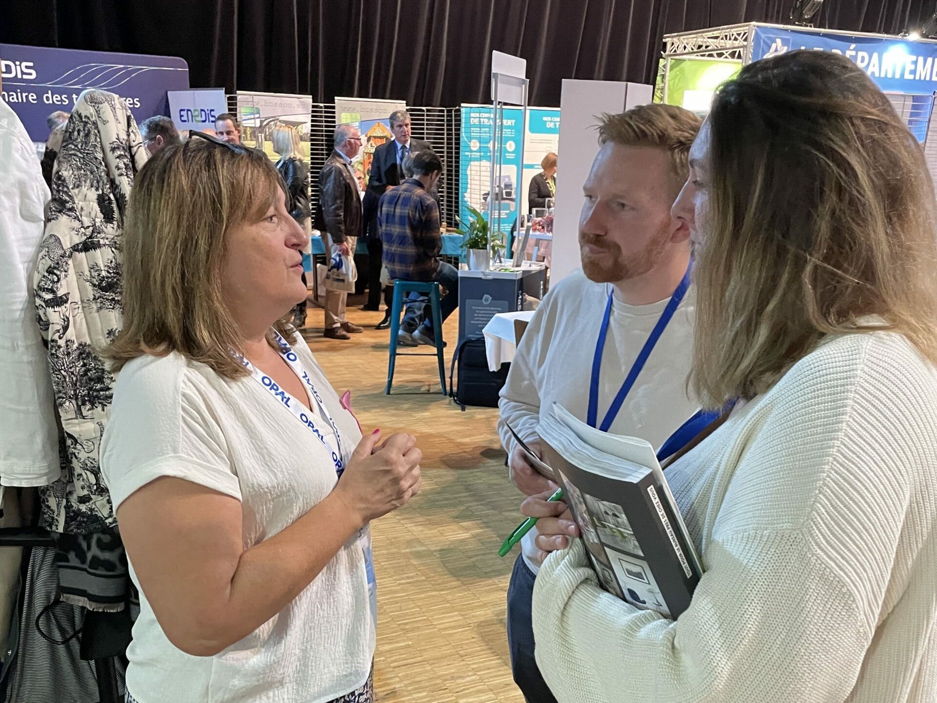 Salon des maires 2024. Rencontres des élus. Présence Gérard Larcher. Projets avec les mairies.